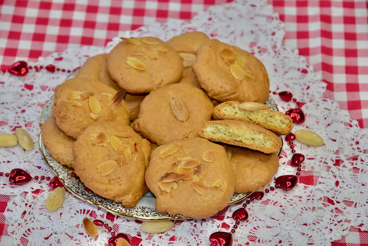 Almond Low Carb Keto Cookies Baking Mix- Golden Stevia Sugar Free, Gluten Free Mezcla baja en carbohidratos para hornear galletas de almendras y ceto sin azúcar, sin gluten Wenig Kohlehydrate Keto-Mandelkeks-Backmischung Zuckerfrei, Glutenfrei Preparato da forno per biscotti alla mandorla a basso contenuto di carboidrati senza zucchero, senza glutine Mélange à biscuits à faible teneur en glucides Keto aux amandes sans sucre, sans gluten Низкоуглеводная кето-миндальная смесь для выпечки без сахара, без глютена