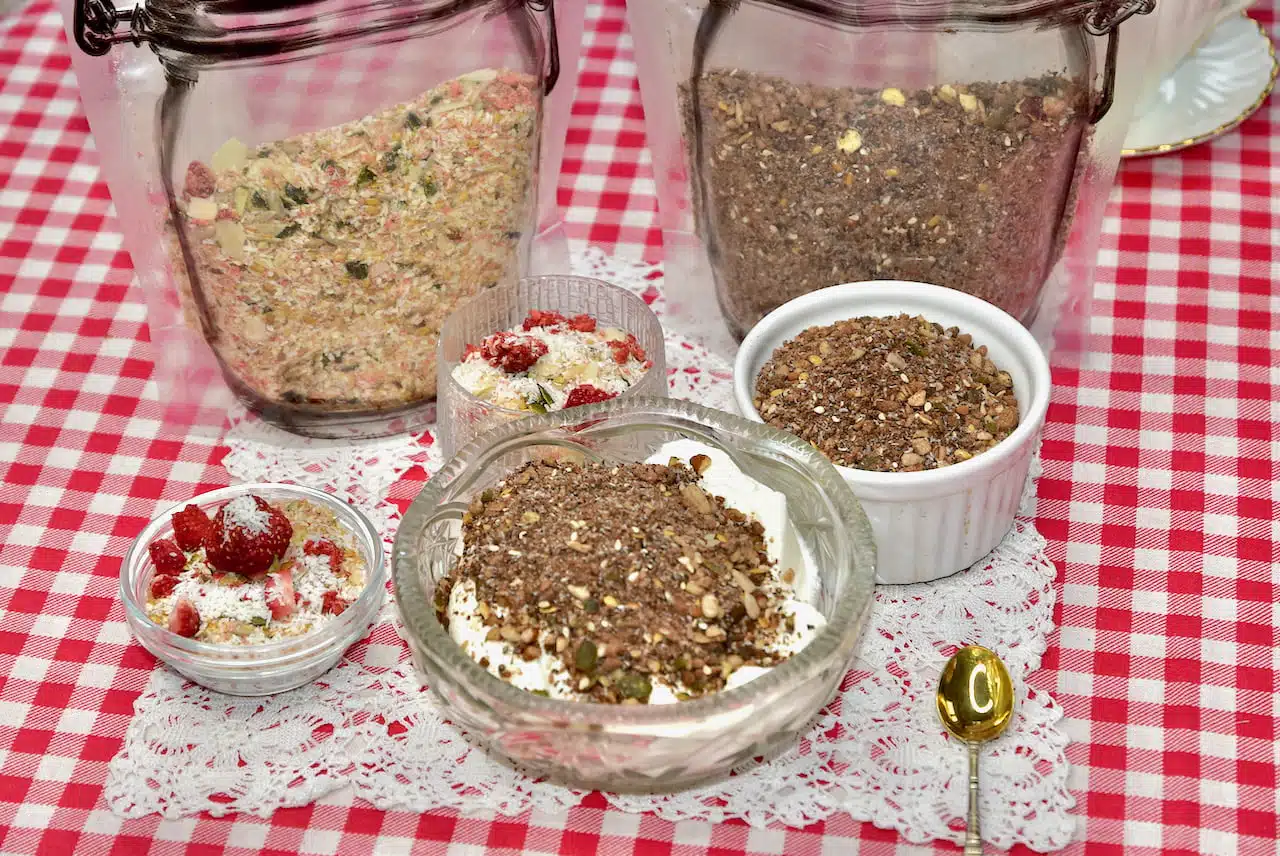 Low Carb Chocolate Nut Keto Muesli Golden Stevia Nuez de chocolate baja en carbohidratos Keto Muesli Golden Stevia Wenig Kohlehydrate Schokoladen-Nuss-Keto-Müsli Golden Stevia Faible teneur en glucides Chocolat Noix Keto Muesli Golden Stevia Con pochi carboidrati Keto Muesli al cioccolato e noci Golden Stevia С низким содержанием углеводов Шоколадно-ореховый кето-мюсли Золотая стевия