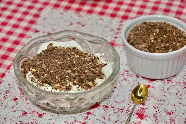 Low Carb Chocolate Nut Keto Muesli Golden Stevia Nuez de chocolate baja en carbohidratos Keto Muesli Golden Stevia Wenig Kohlehydrate Schokoladen-Nuss-Keto-Müsli Golden Stevia Faible teneur en glucides Chocolat Noix Keto Muesli Golden Stevia Con pochi carboidrati Keto Muesli al cioccolato e noci Golden Stevia С низким содержанием углеводов Шоколадно-ореховый кето-мюсли Золотая стевия