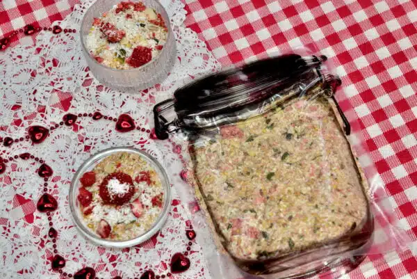 Low Carb Strawberry Coconut Keto Muesli Golden Stevia Fresa de coco baja en carbohidratos Ceto Muesli Golden Stevia Wenig Kohlehydrate Erdbeer-Kokos-Keto-Müsli Golden Stevia Con pochi carboidrati Fragola Cocco Keto Muesli Golden Stevia С низким содержанием углеводов Клубника Кокос Кето Мюсли Золотая Стевия Faible teneur en glucides Fraise Noix De Coco Keto Muesli Golden Stevia