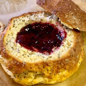 Sugar-free, gluten-free, Low carb Shrove Tuesday buns Annika urm Goldenstevia.com low carb shop blubeery jam